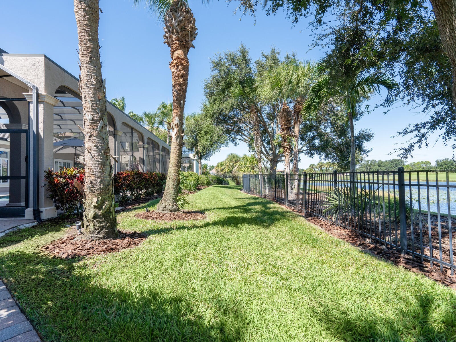 4085 Founders Club Drive Sarasota FL 34240 A4667067 image56