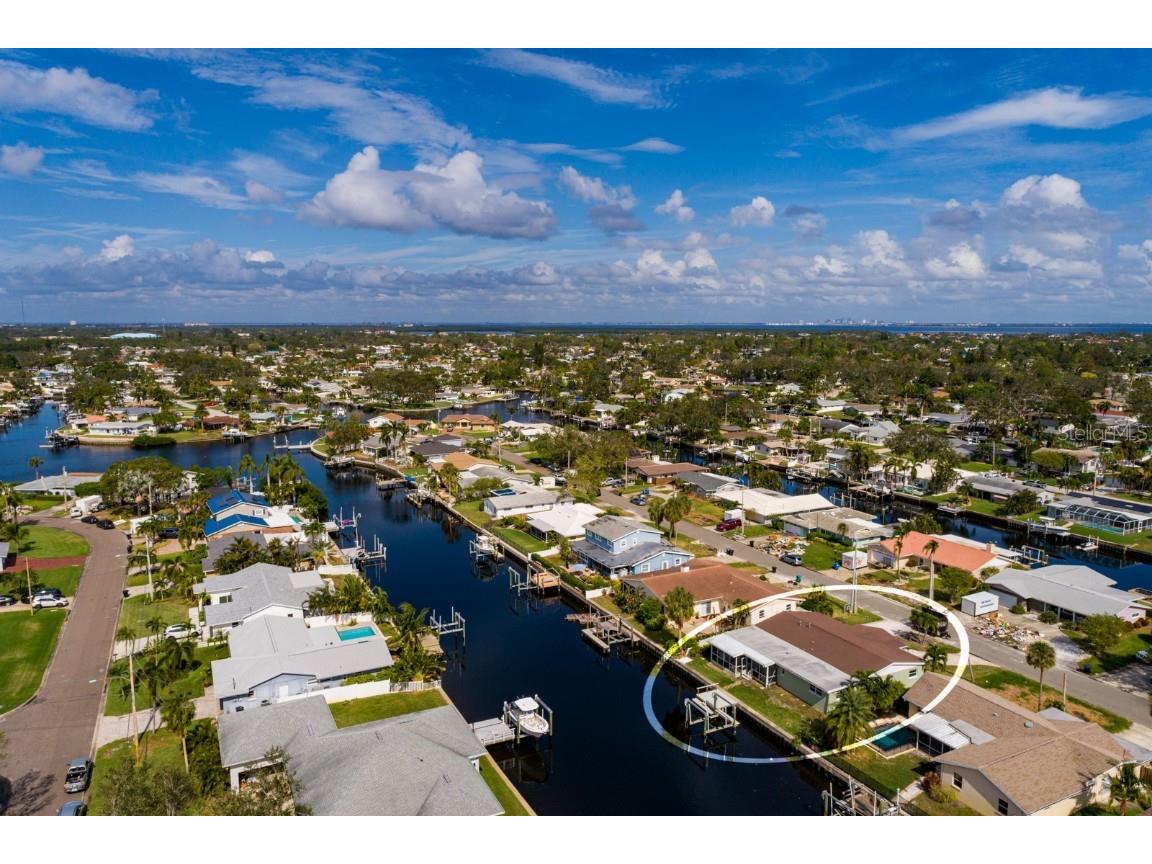4086 13th Lane NE Saint Petersburg FL 33703 - TAMPA BAY TB8318746 image1