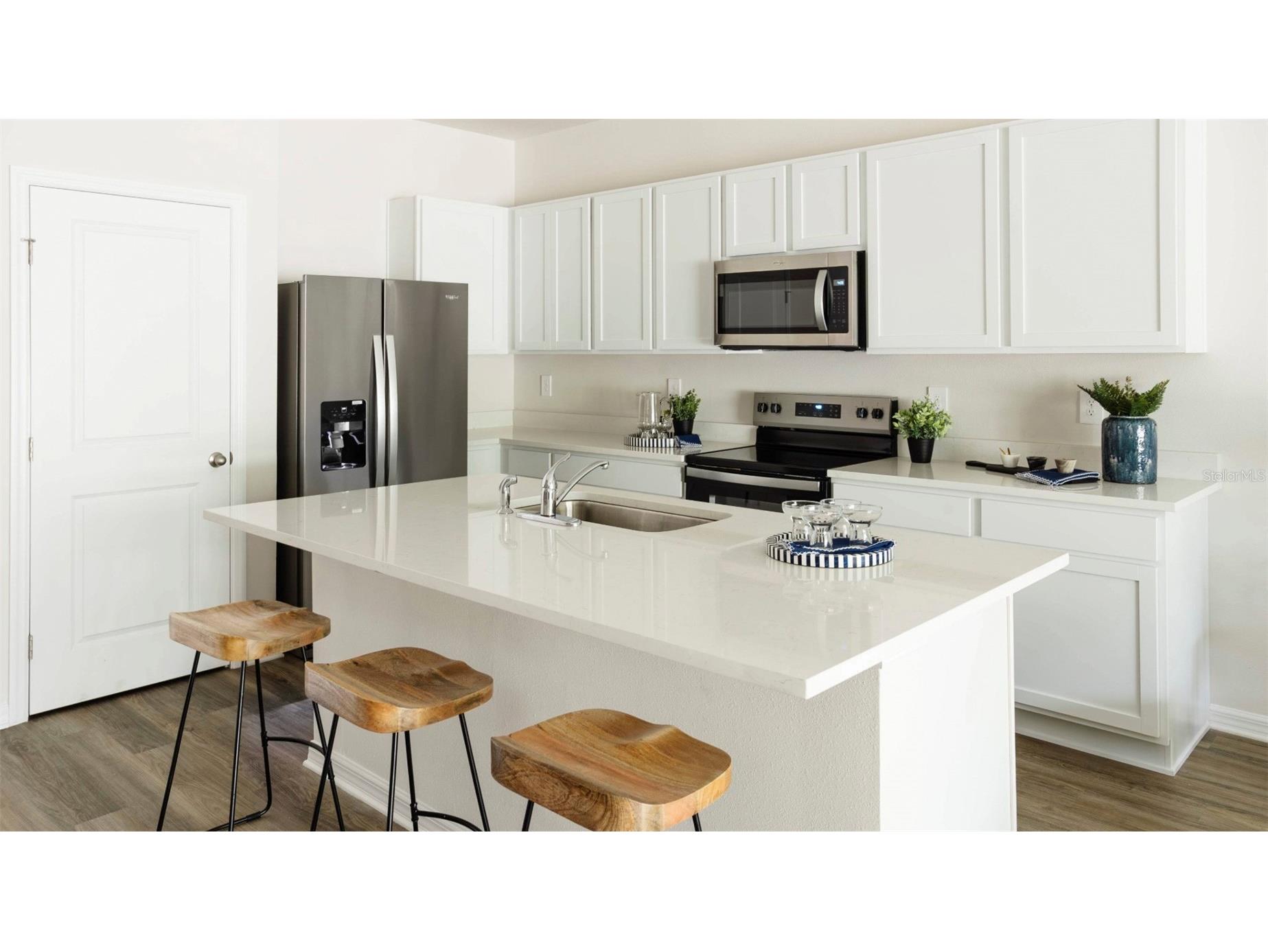4088 Gold Dust Lane Sarasota FL 34243 A4675770 image9