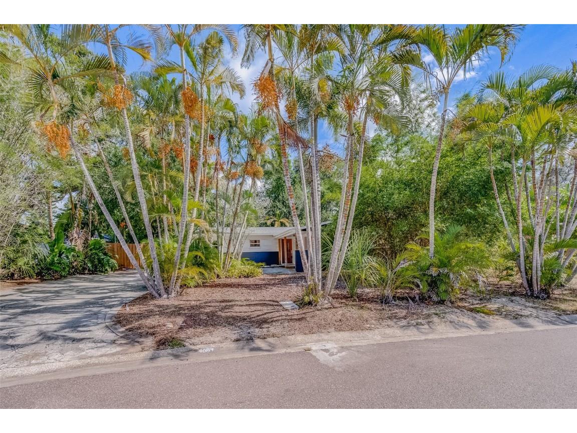 4089 Bluefish Drive SE Saint Petersburg FL 33705 U8210046 image1