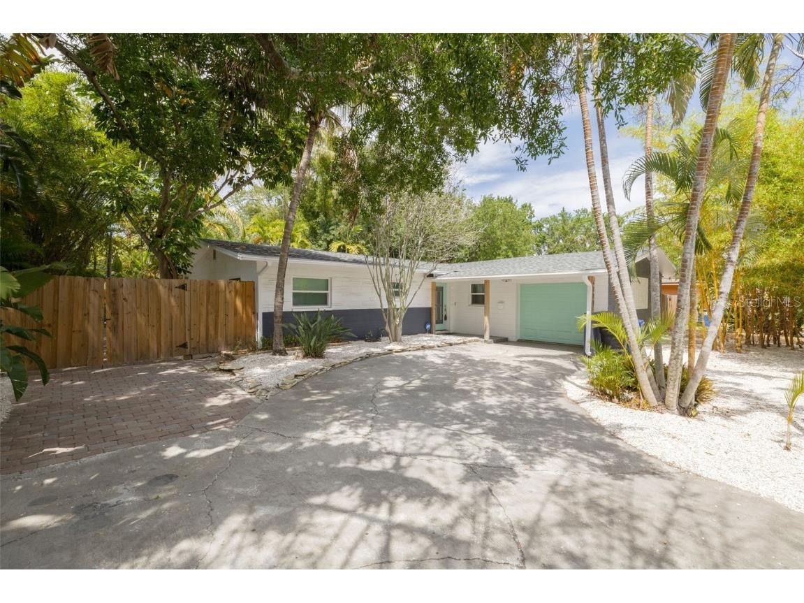 4089 Bluefish Drive SE Saint Petersburg FL 33705 U8240604 image1
