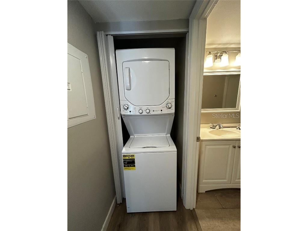 4089 Lake Forest Drive Sarasota FL 34233 A4671126 image13