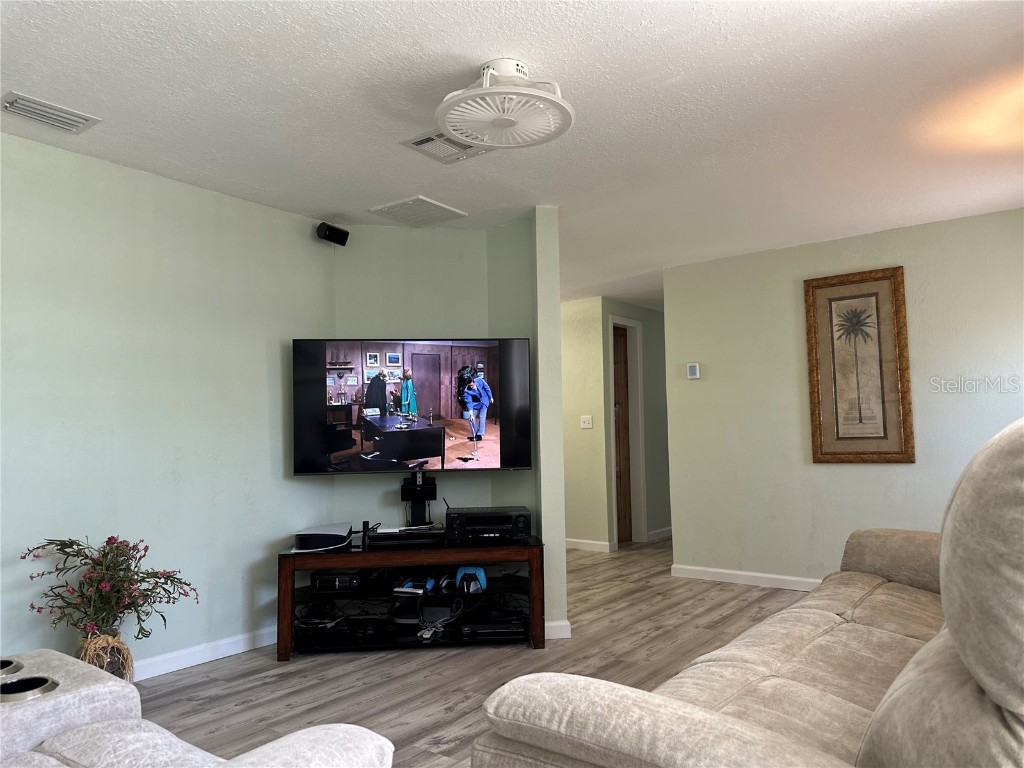 4089 Yucatan Circle Port Charlotte FL 33948 C7510272 image2