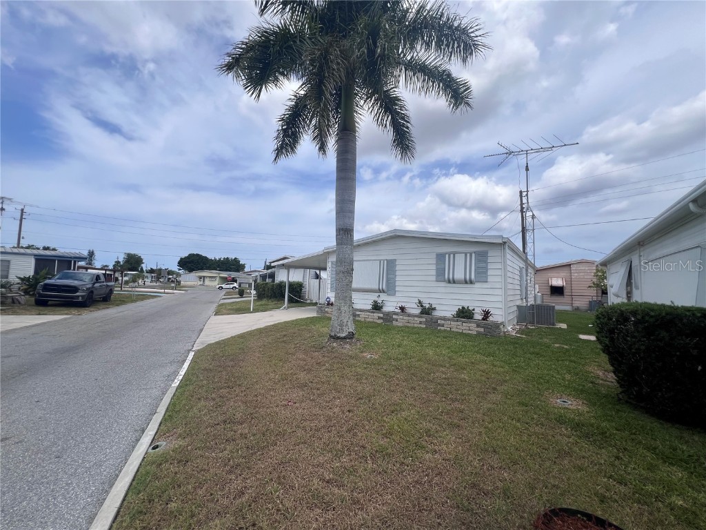 409 51st Avenue Drive W Bradenton FL 34207 A4609277 image1