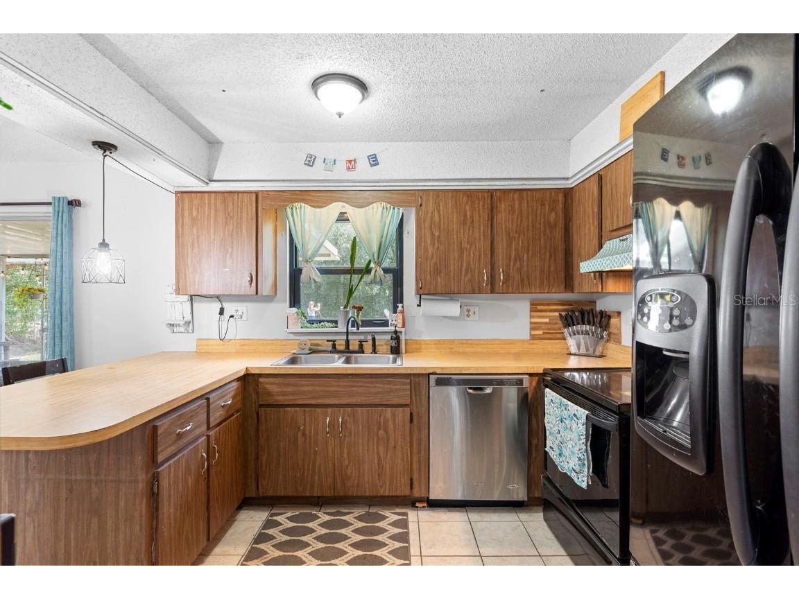 409 Century Avenue Fruitland Park FL 34731 G5104074 image15