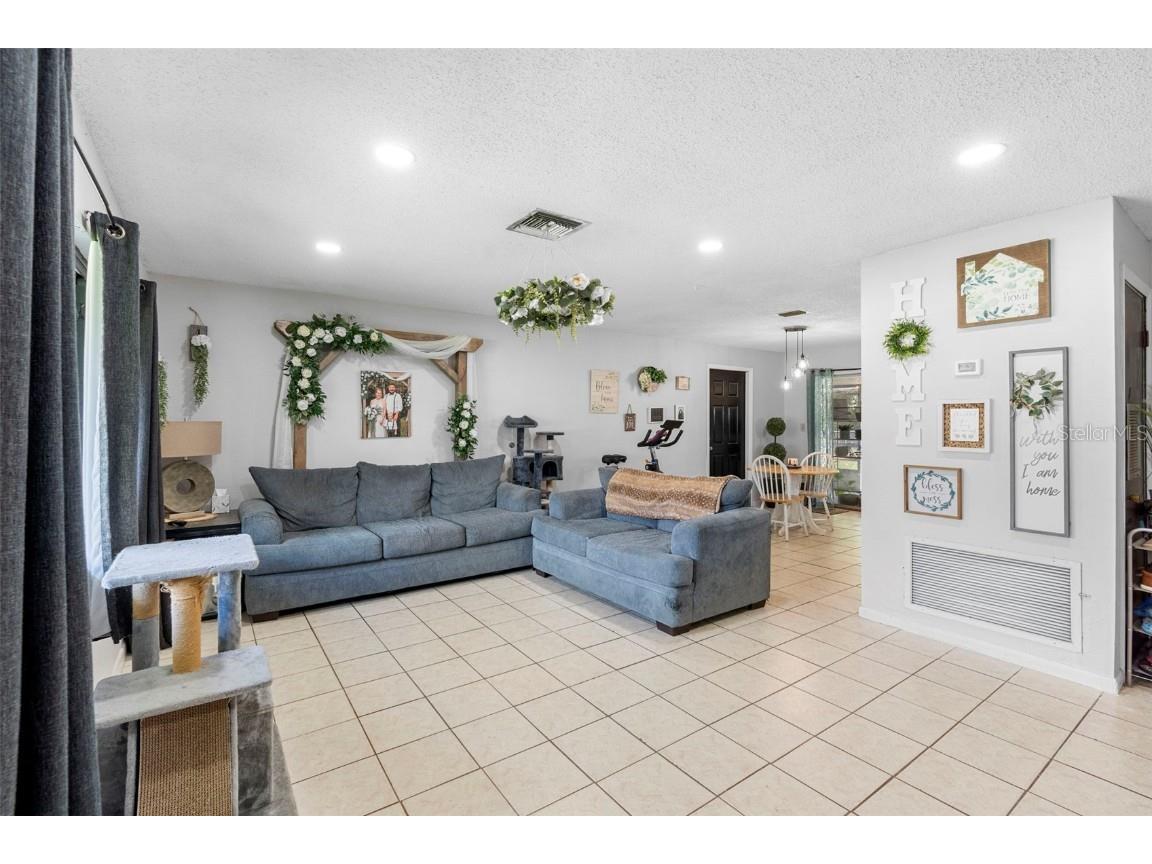 409 Century Avenue Fruitland Park FL 34731 G5104074 image2