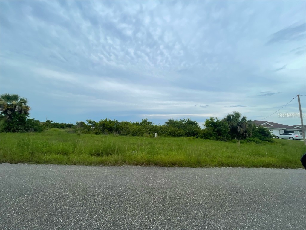 409 Grant Boulevard Lehigh Acres FL 33974 O6037629 image1