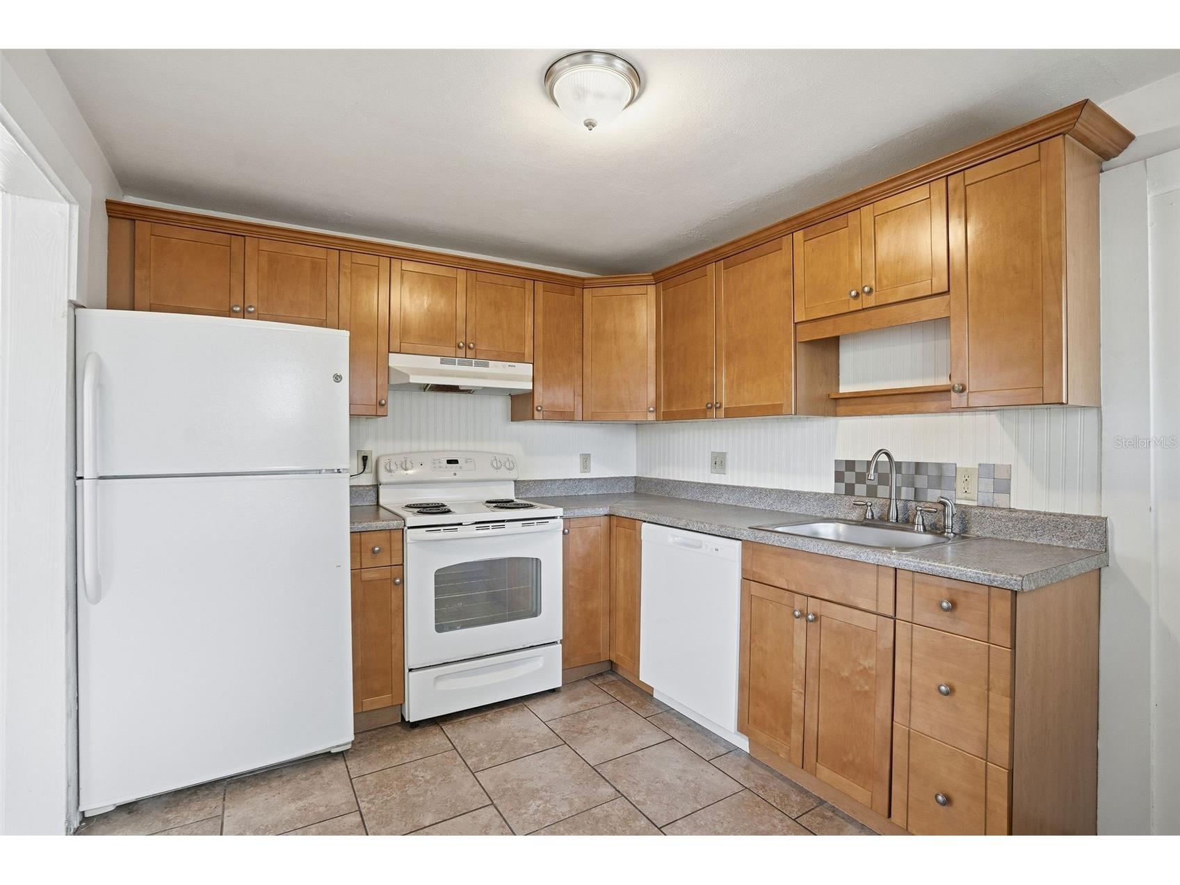 409 Lebeau Street Clearwater FL 33755 TB8506329 image3