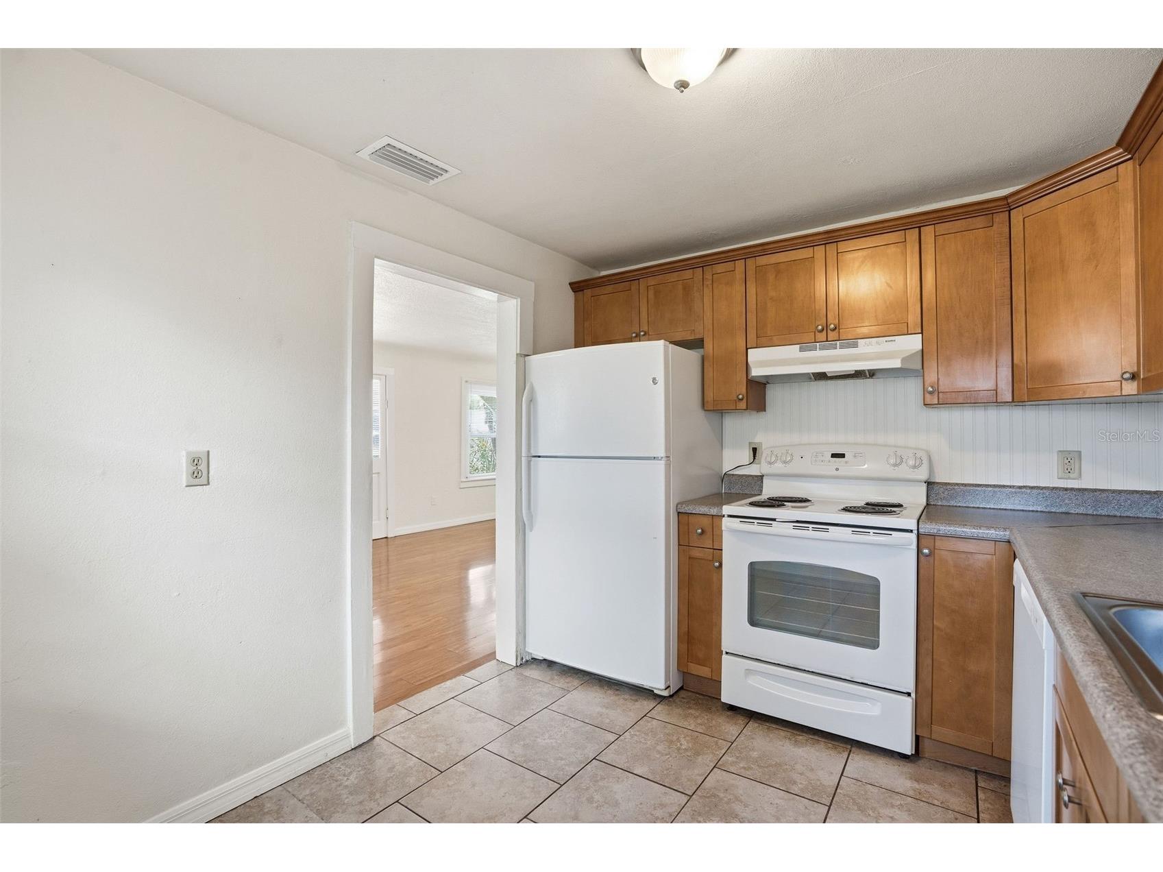 409 Lebeau Street Clearwater FL 33755 TB8506329 image6