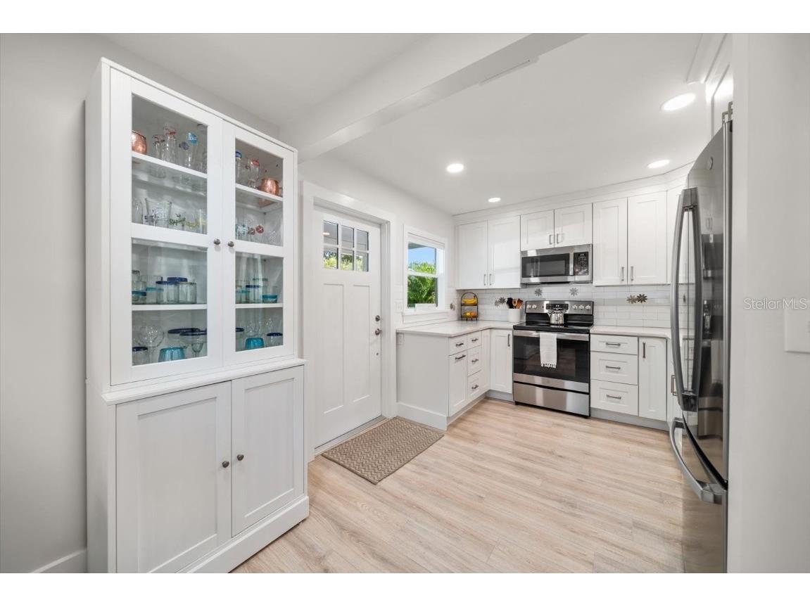 409 Maryland Avenue Crystal Beach FL 34681 TB8445640 image5