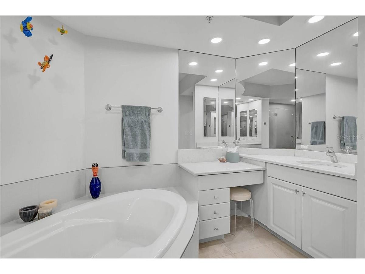 409 N Point Road #601 Osprey FL 34229 - LITTLE SARSOTA BAY A4679994 image23