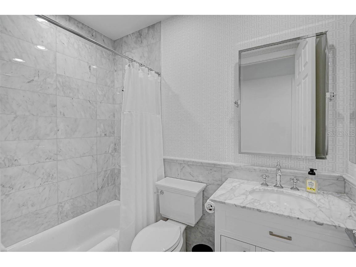 409 N Point Road #802 Osprey FL 34229 A4664489 image16