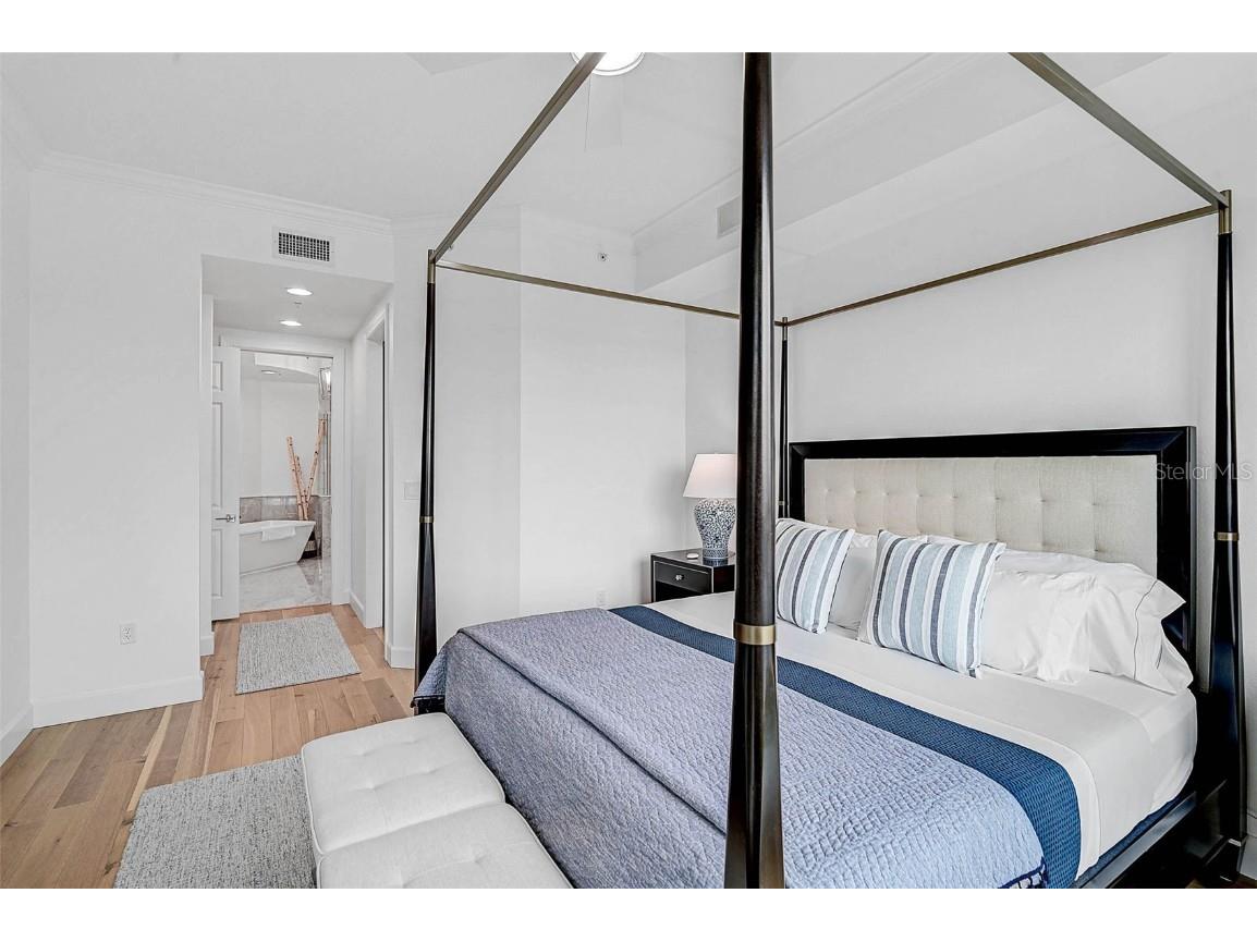 409 N Point Road #802 Osprey FL 34229 A4664489 image19