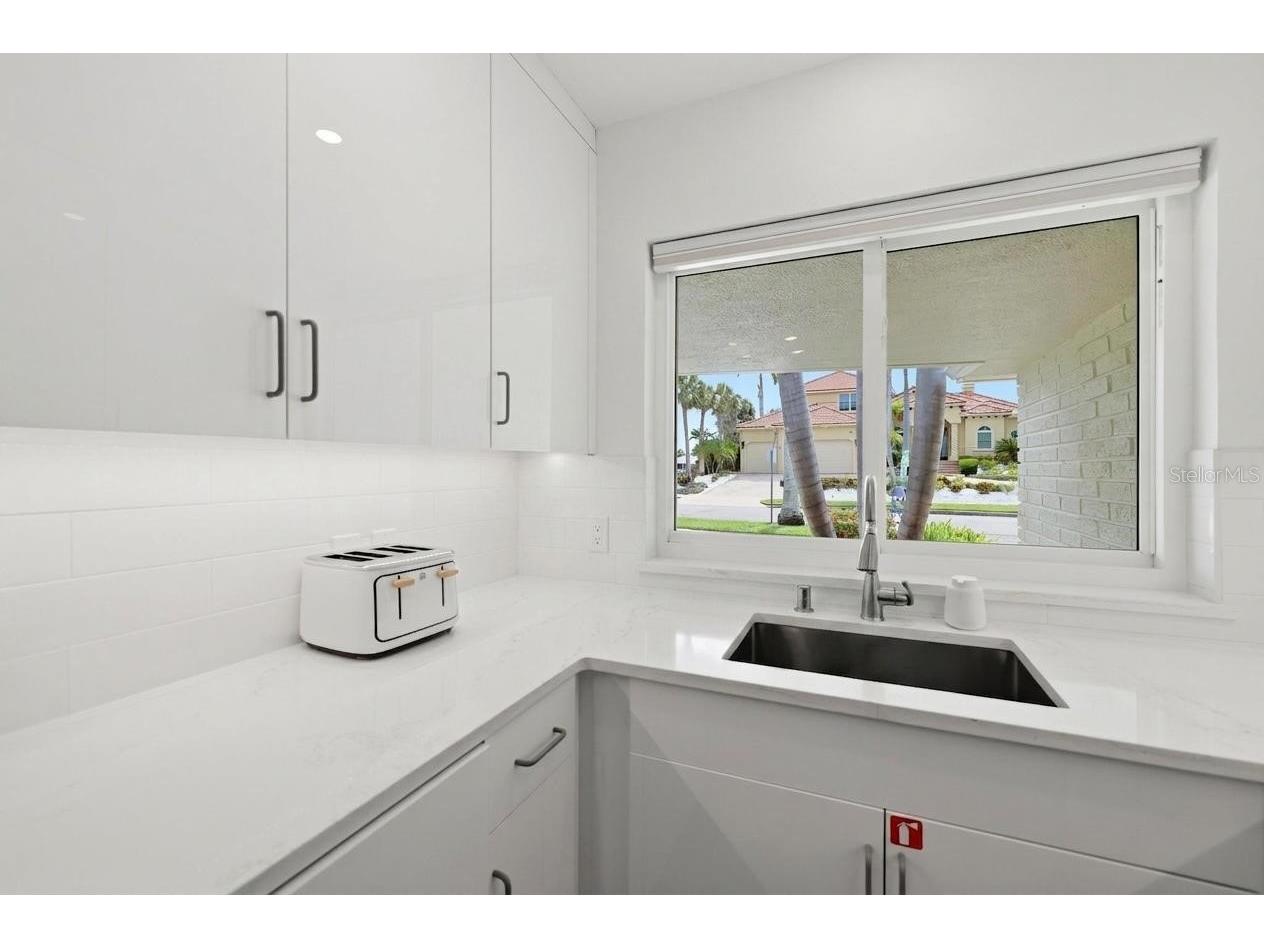 409 N Washington Drive Sarasota FL 34236 A4693984 image18