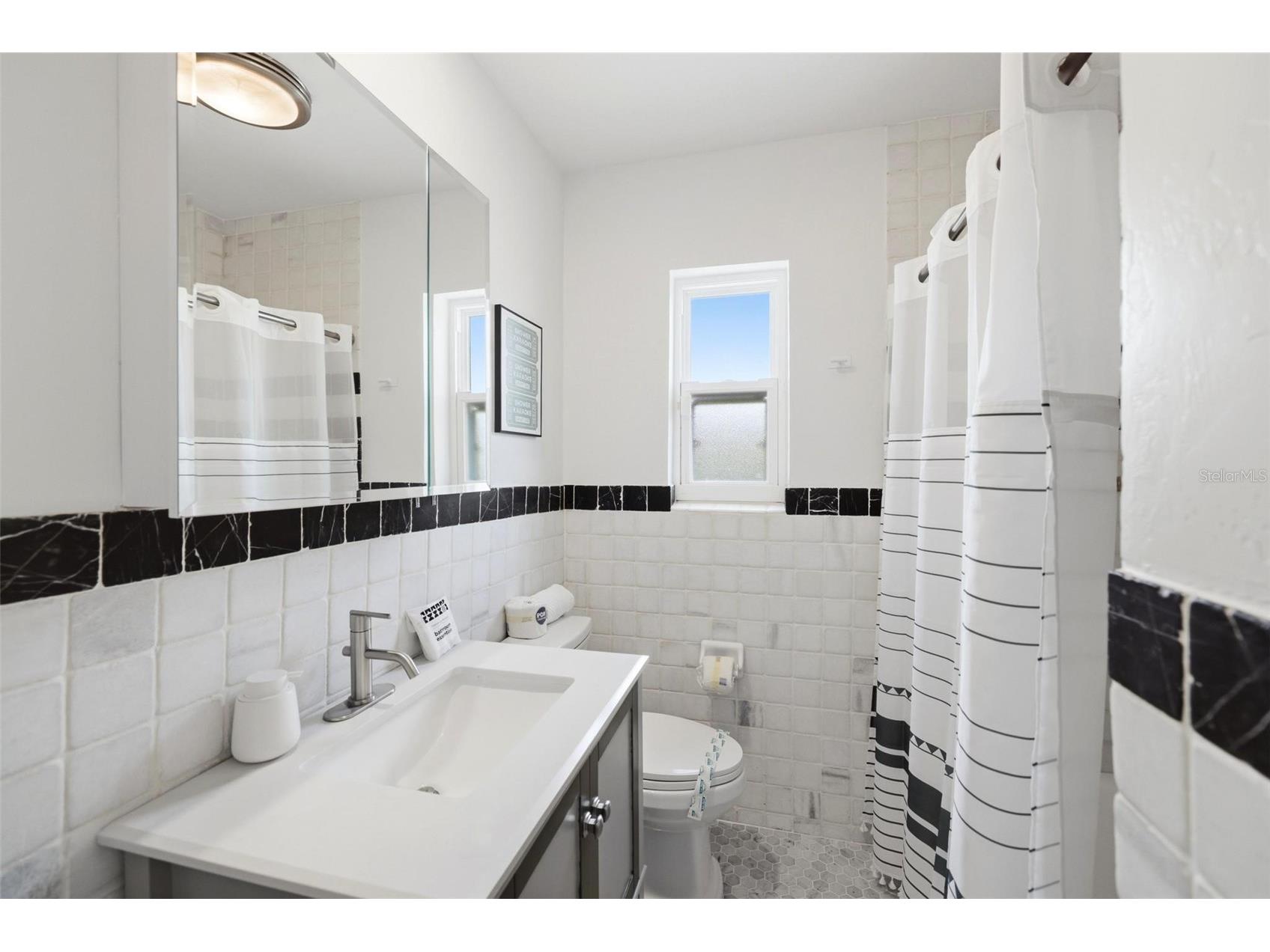 409 N Washington Drive Sarasota FL 34236 A4693984 image23