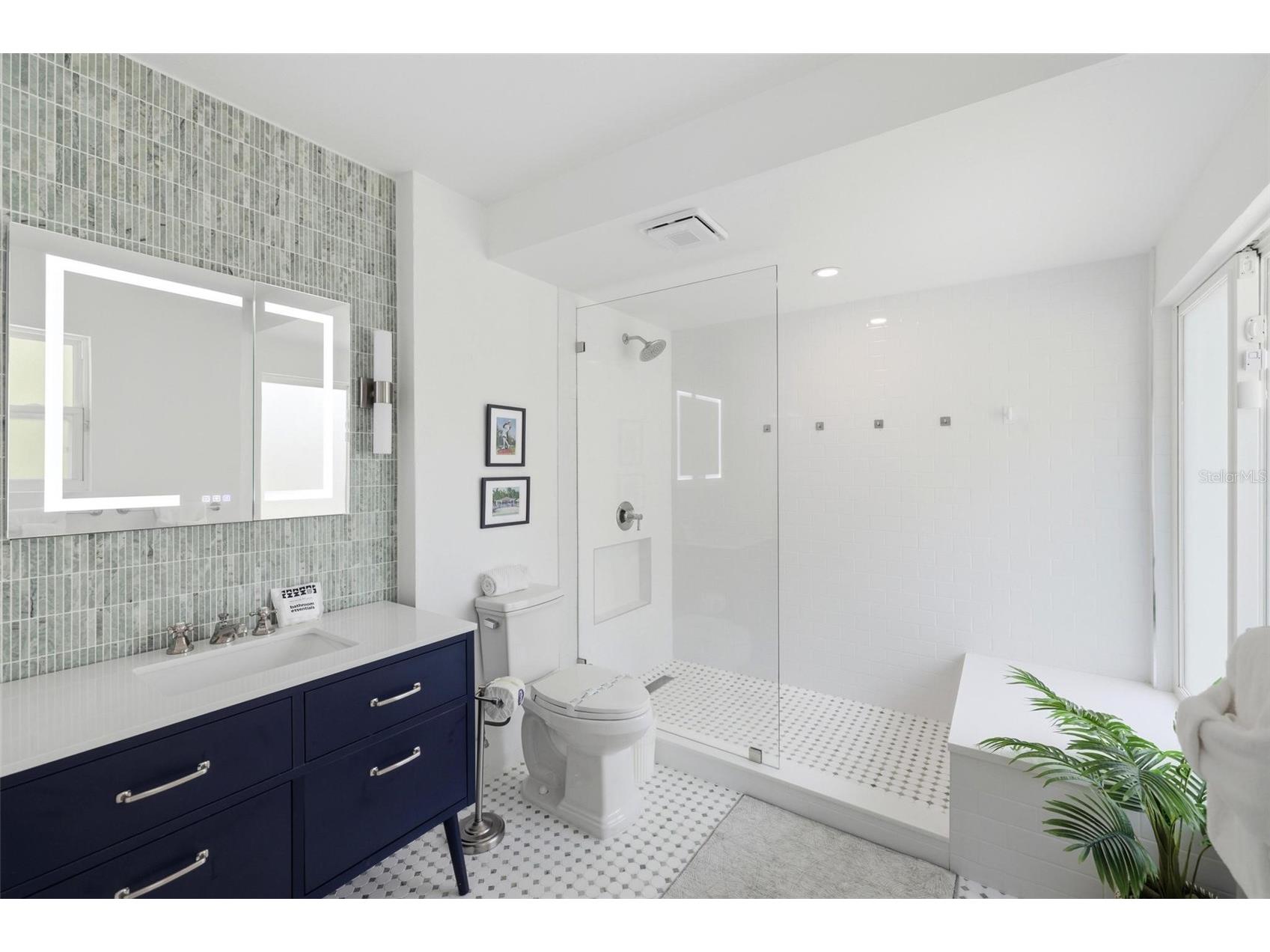409 N Washington Drive Sarasota FL 34236 A4693984 image27