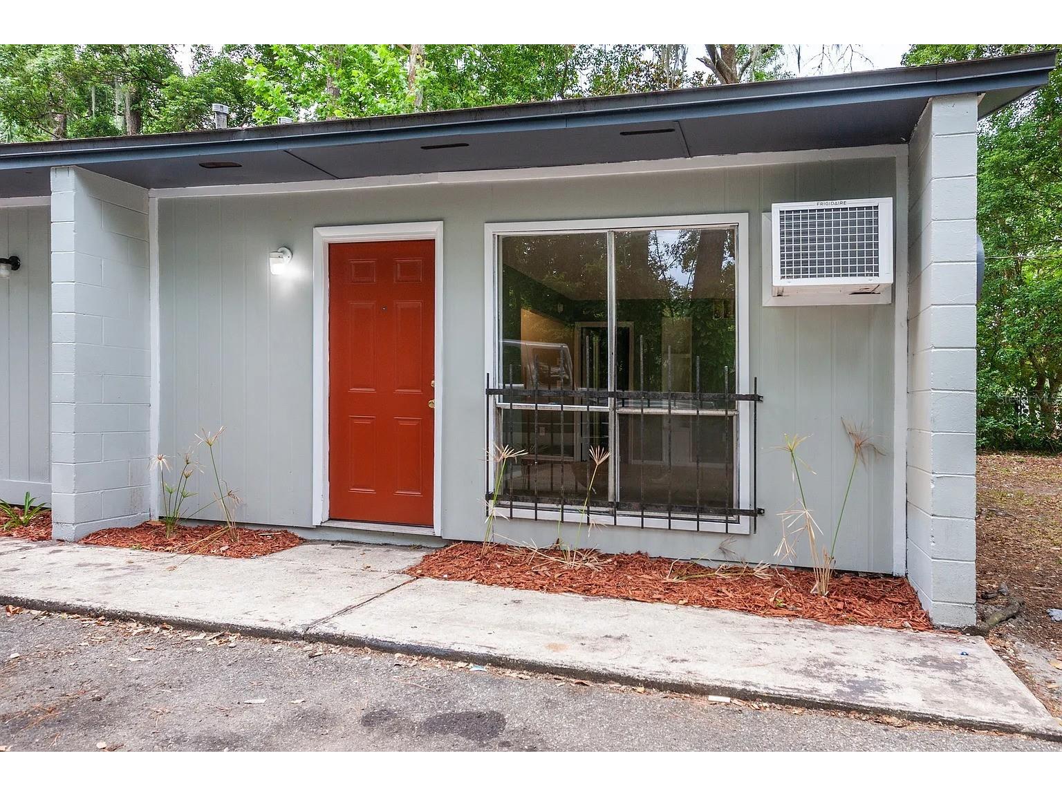 409 NE 11th Street Gainesville FL 32601 GC540806 image2