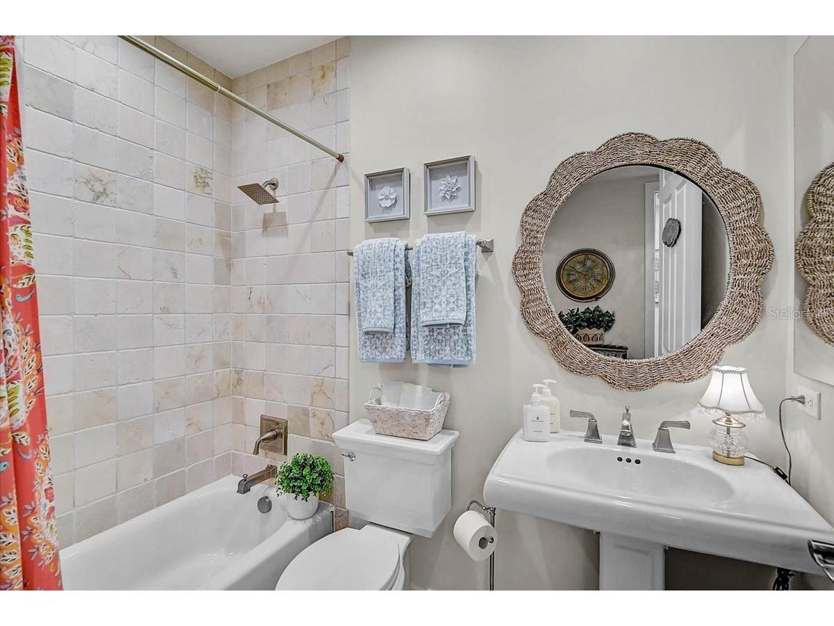 409 North Point Road #902 Osprey FL 34229 A4677305 image25