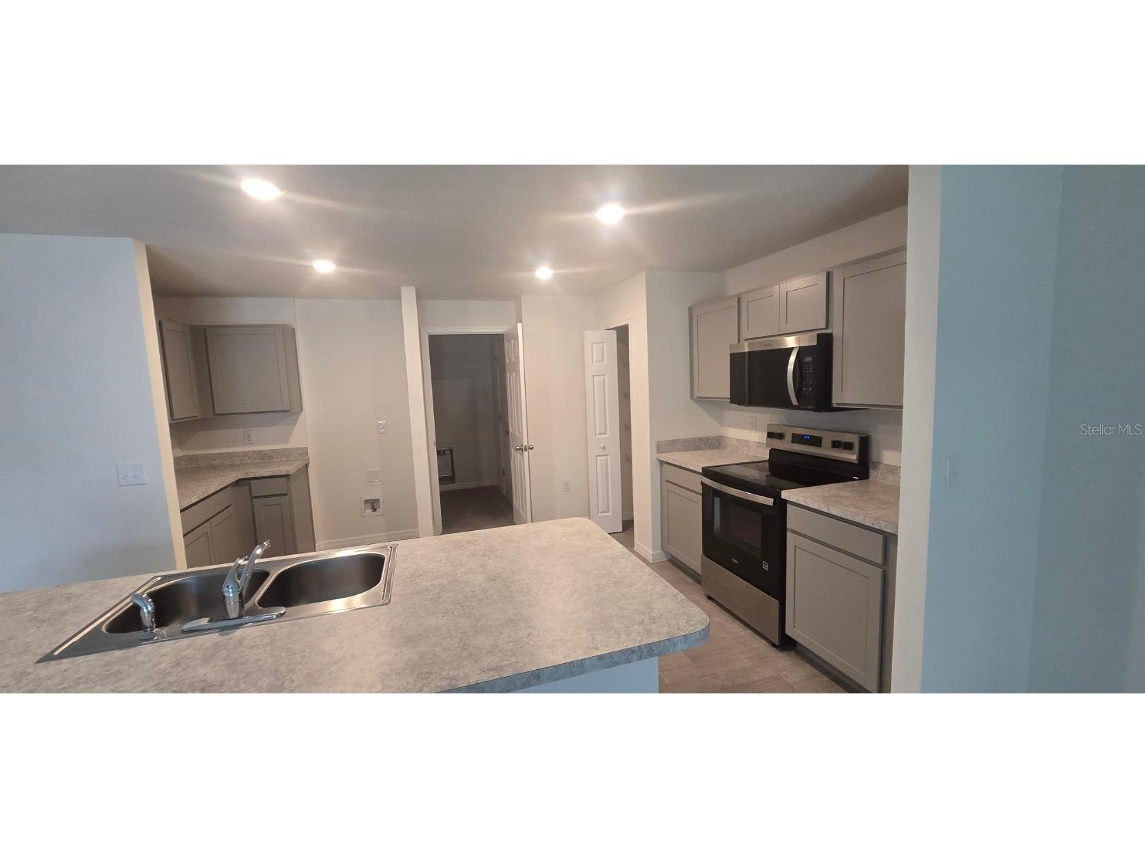 409 Oakland Lane Poinciana FL 34759 C7518447 image2