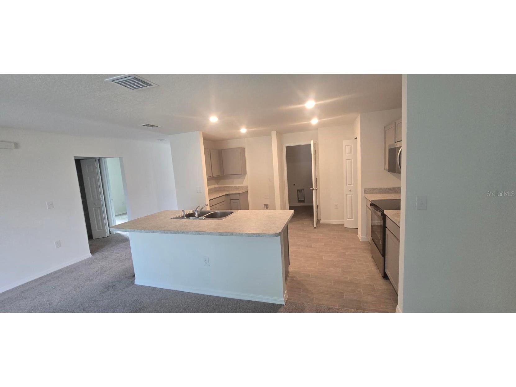 409 Oakland Lane Poinciana FL 34759 C7518447 image4