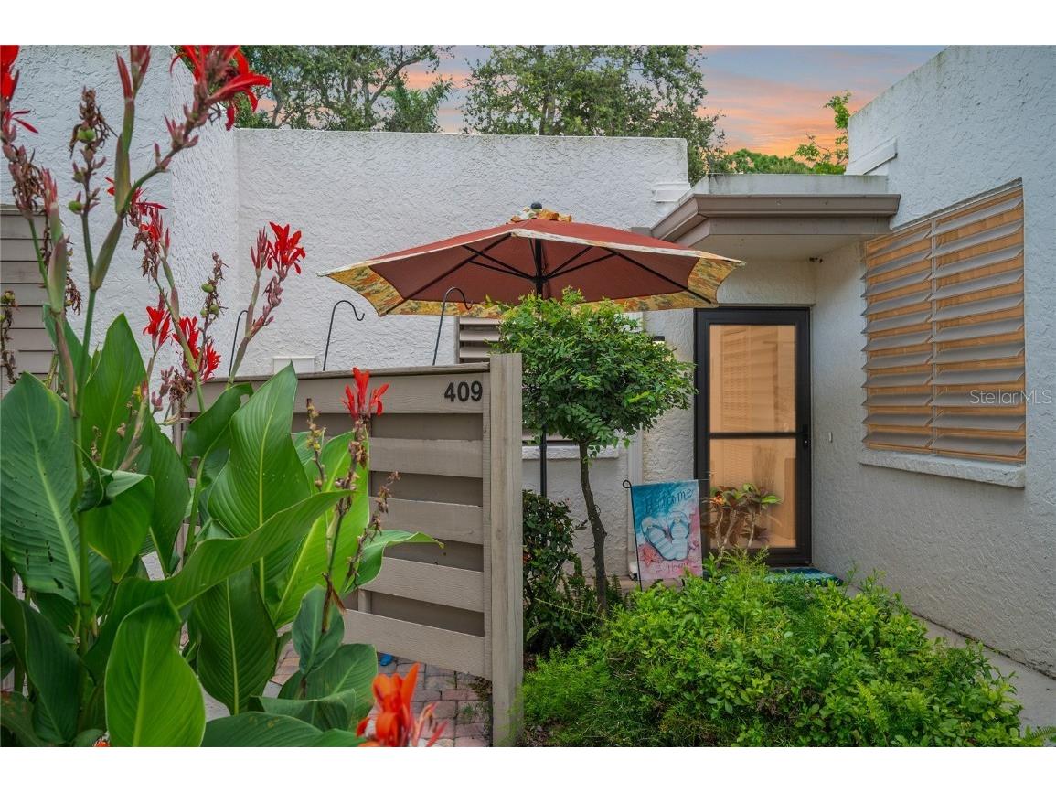 409 Palm Tree Drive Bradenton FL 34210 A4656873 image1