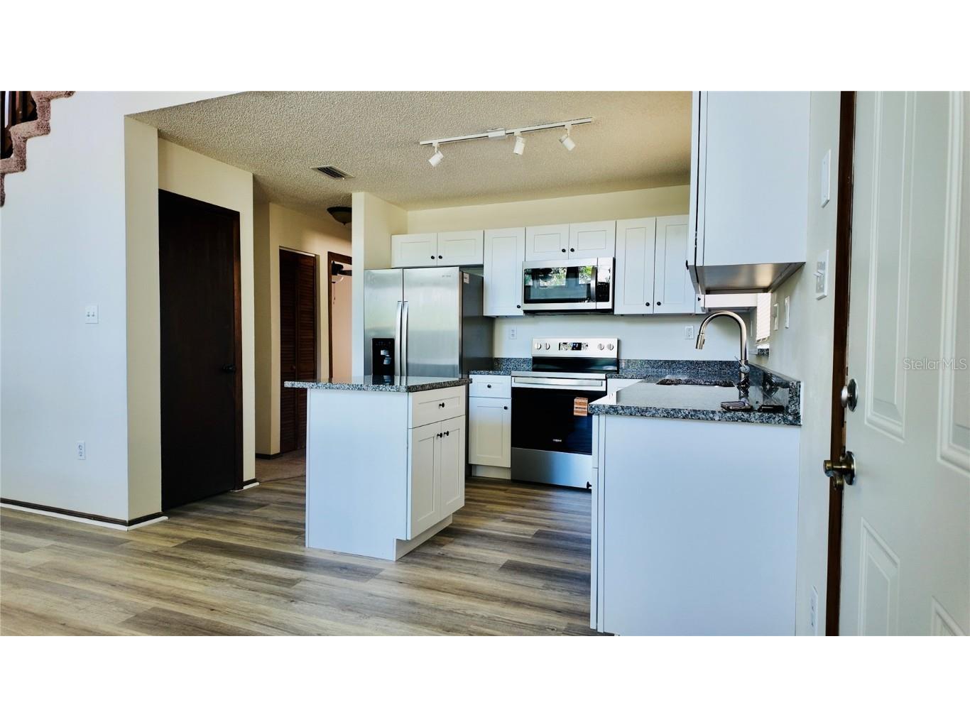 409 S Dixie Avenue Fruitland Park FL 34731 - DREAM LAKE O6346470 image12