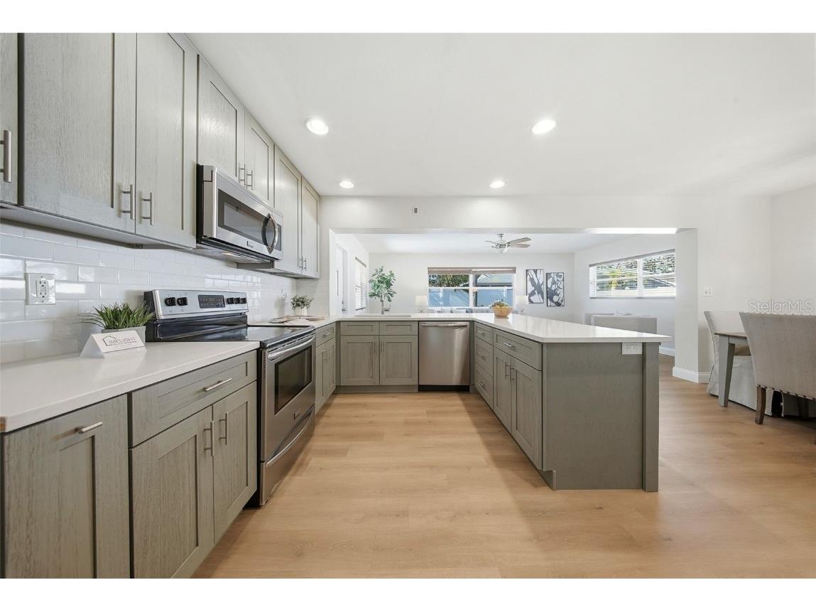 4090 14th Lane NE Saint Petersburg FL 33703 TB8462011 image10