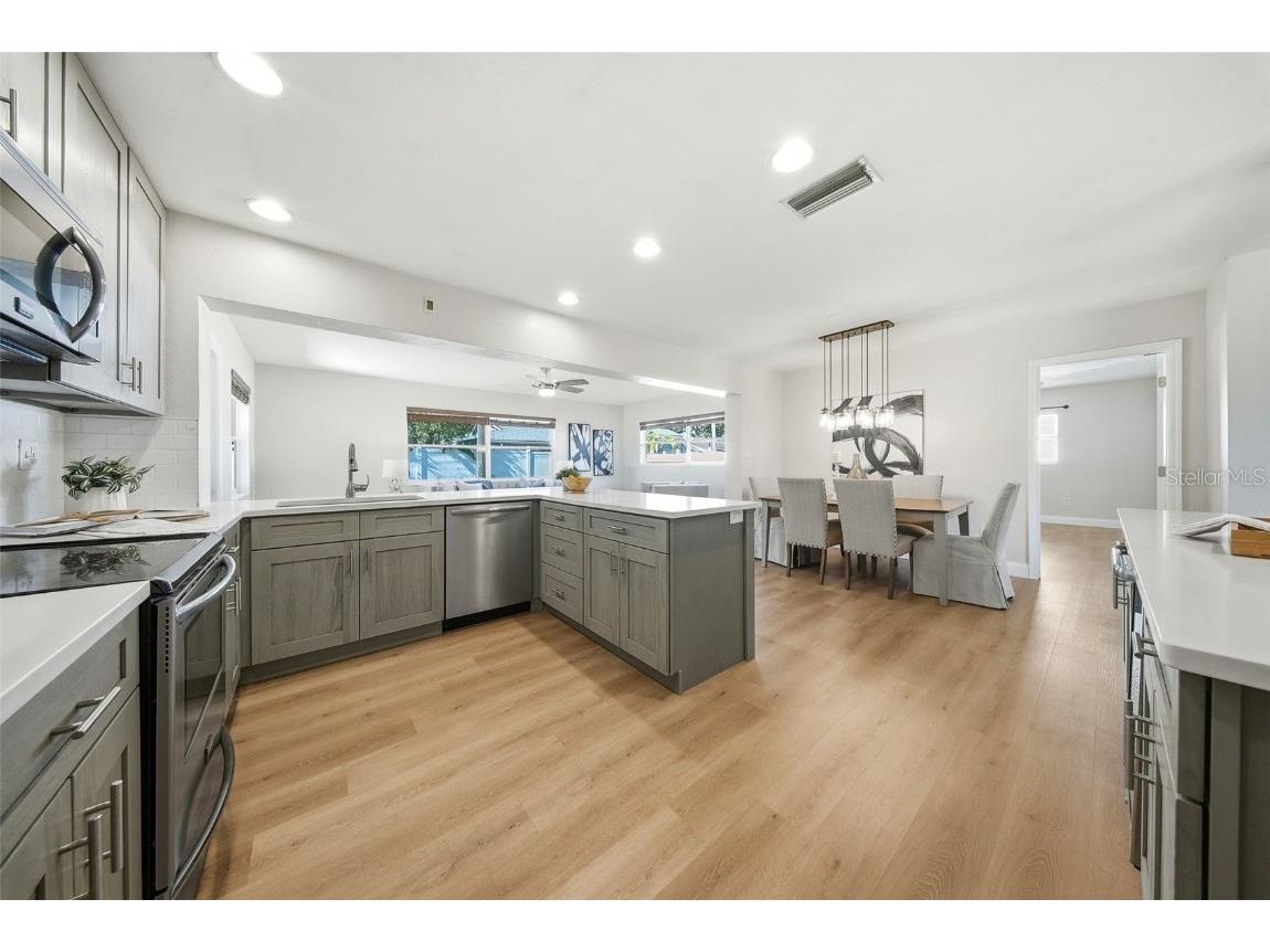 4090 14th Lane NE Saint Petersburg FL 33703 TB8462011 image9