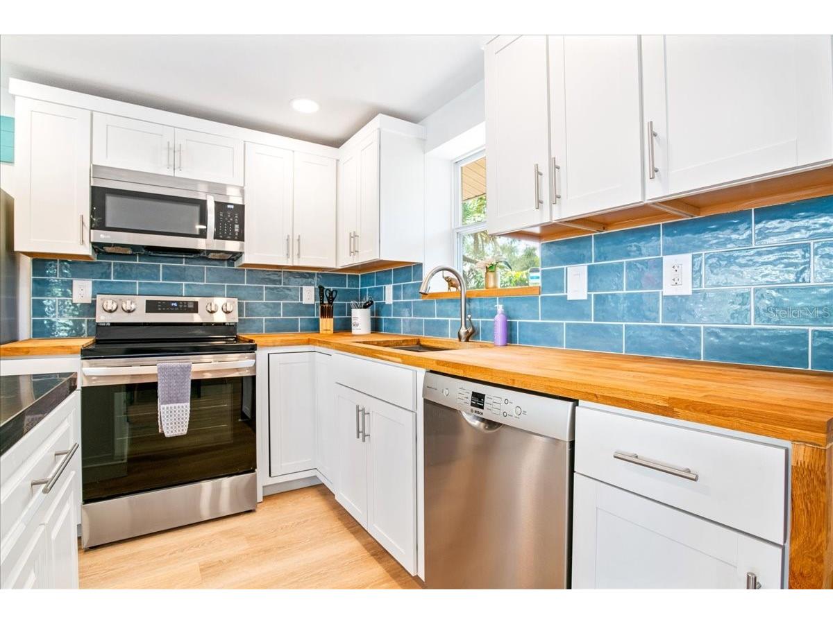 4090 Pelican Shores Circle Englewood FL 34223 N6142839 image15