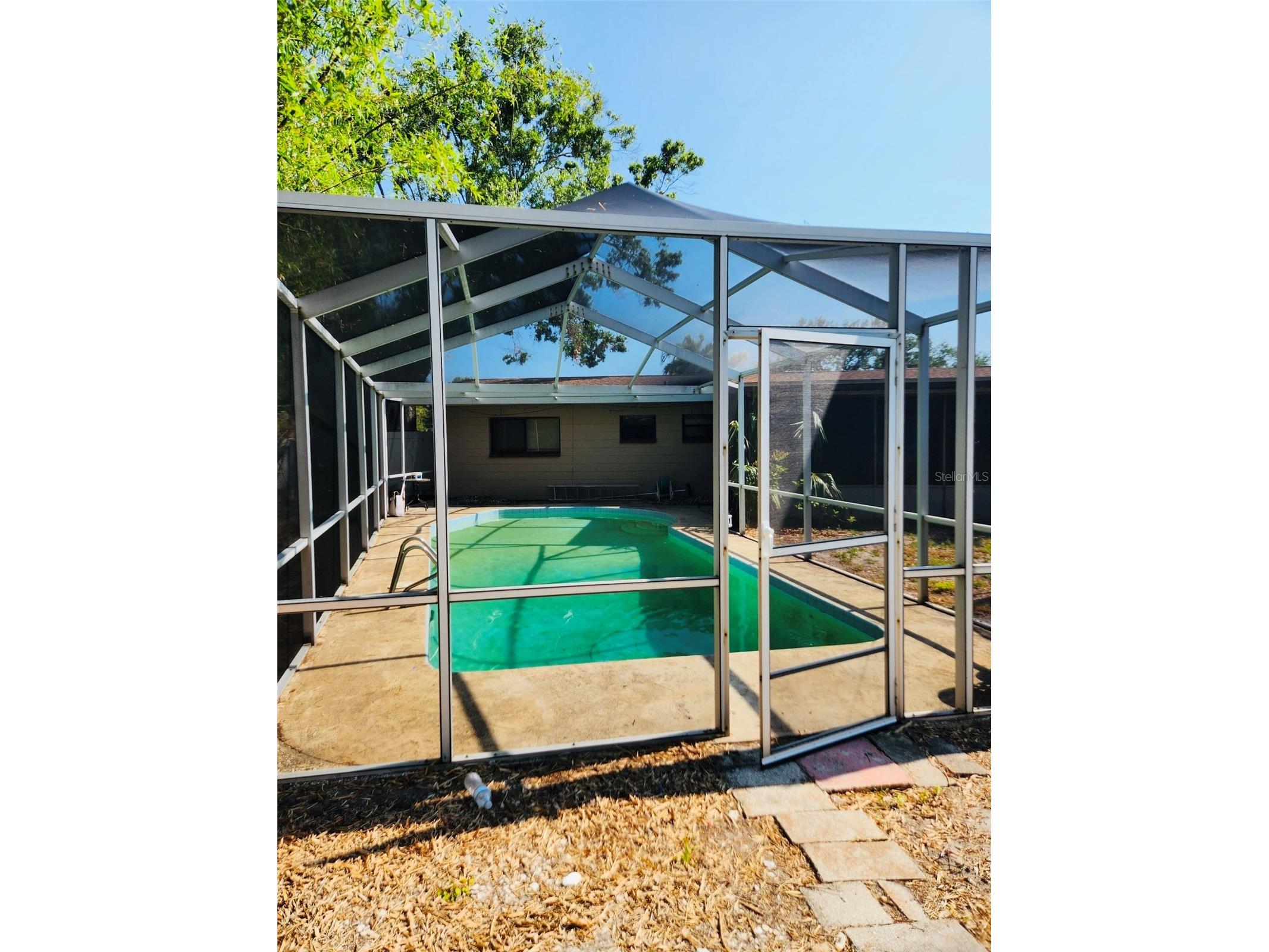 4094 Whiting Drive SE Saint Petersburg FL 33705 TB8526543 image2