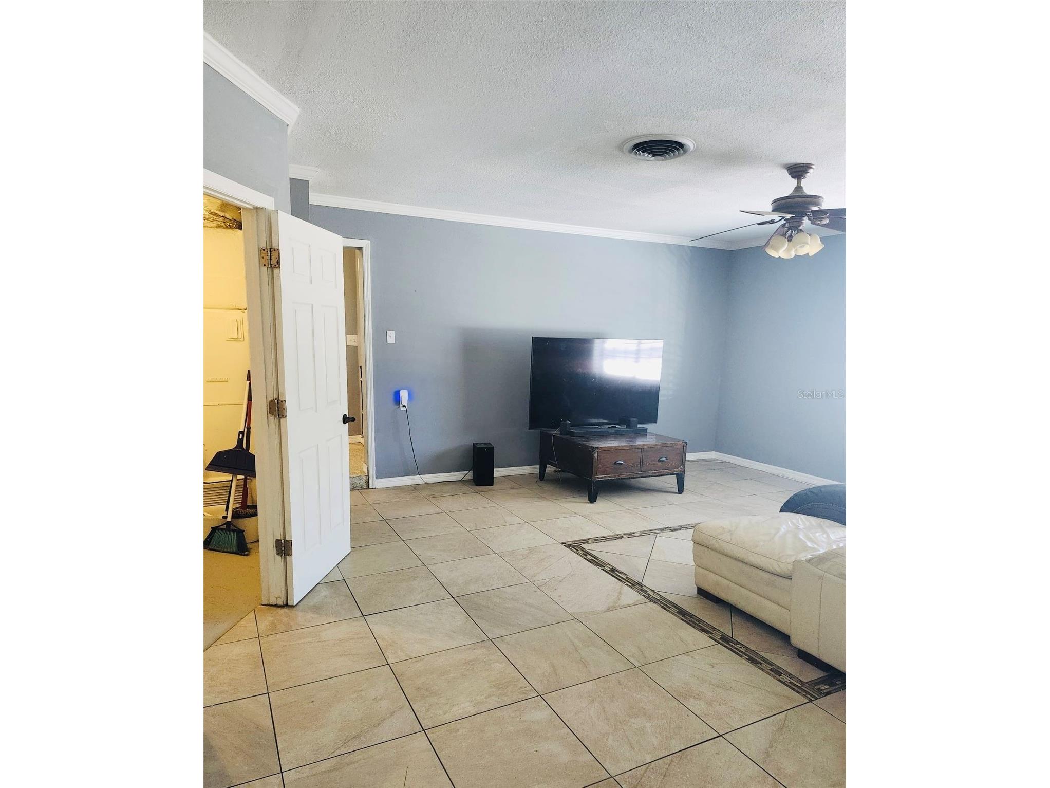 4094 Whiting Drive SE Saint Petersburg FL 33705 TB8526543 image5