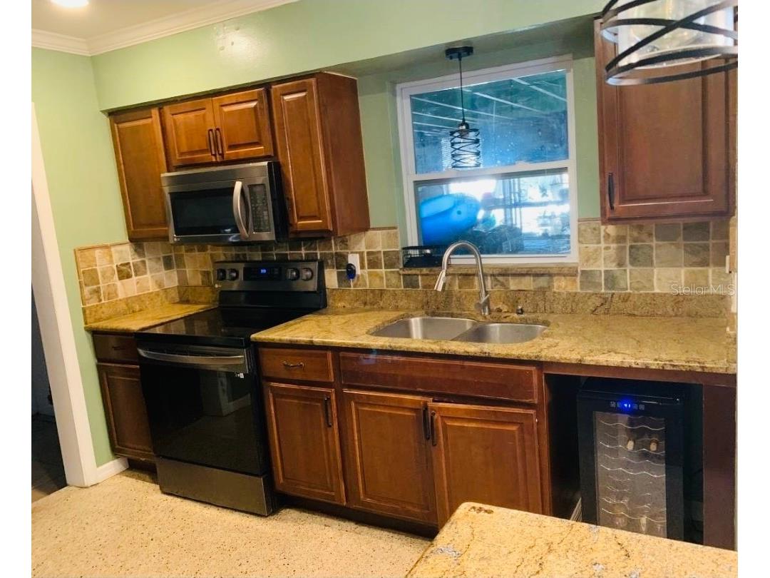 4094 Whiting Drive SE Saint Petersburg FL 33705 TB8526543 image8