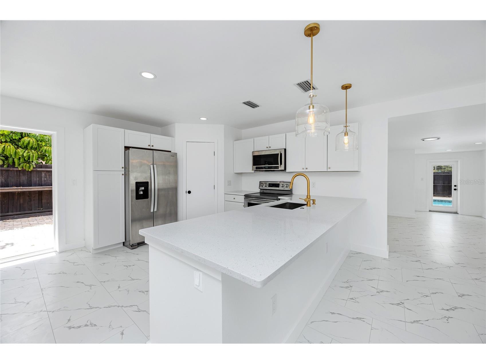 4095 Locust Street NE Saint Petersburg FL 33703 TB8521827 image16