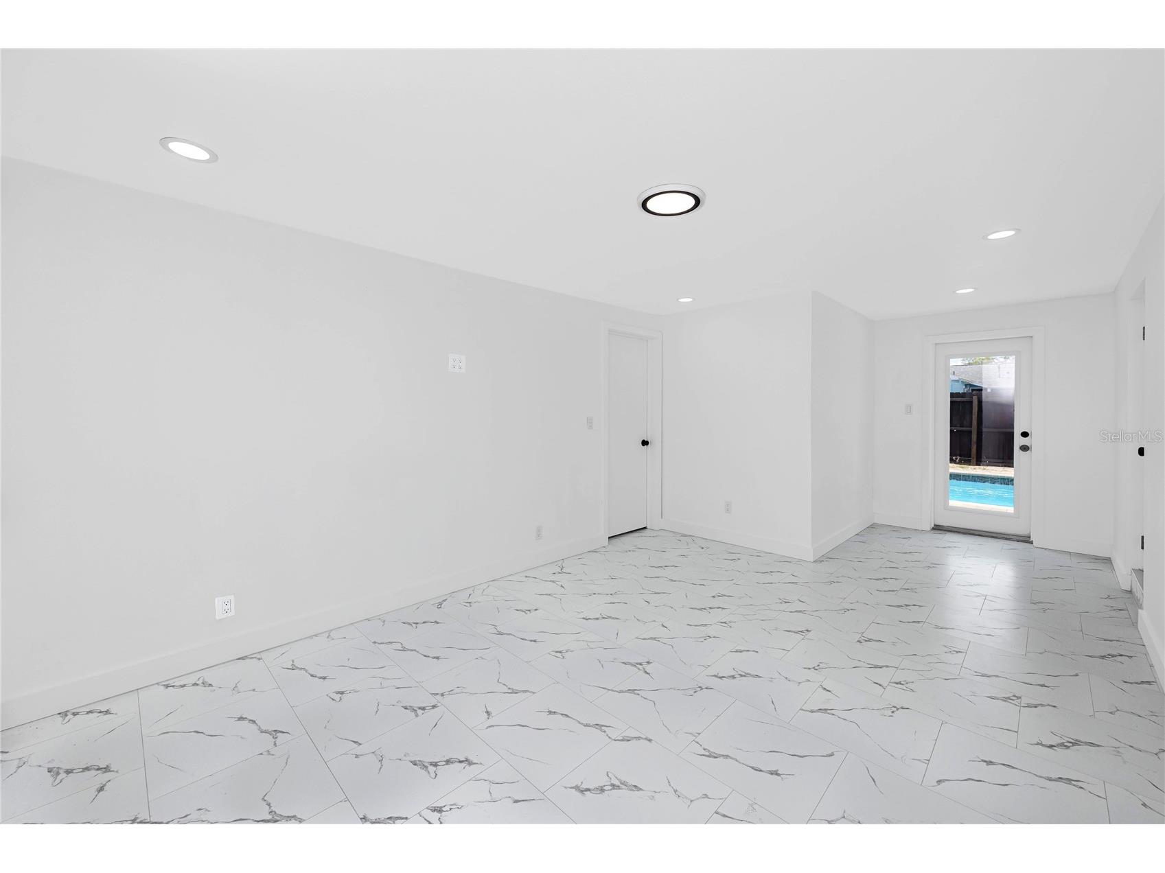 4095 Locust Street NE Saint Petersburg FL 33703 TB8521827 image4