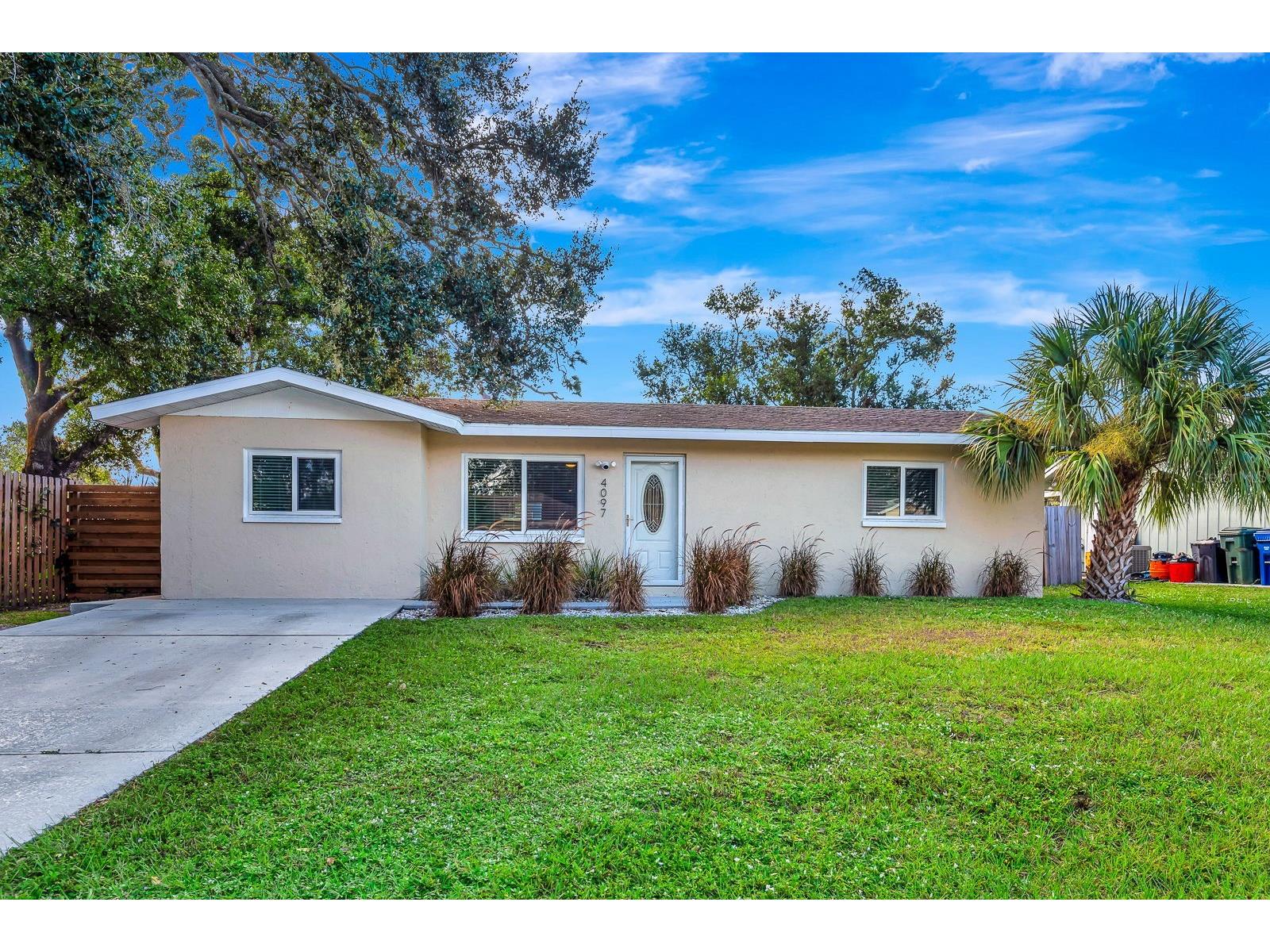 4097 Malden Drive Sarasota FL 34241 A4667119 image1