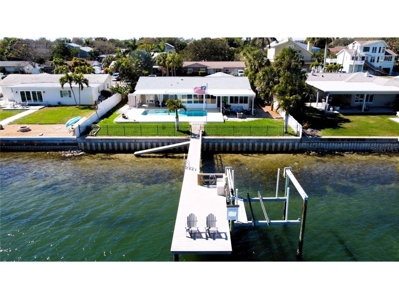 4098 Coquina Key Drive SE Saint Petersburg FL 33705 - TAMPA BAY U8230995 image1