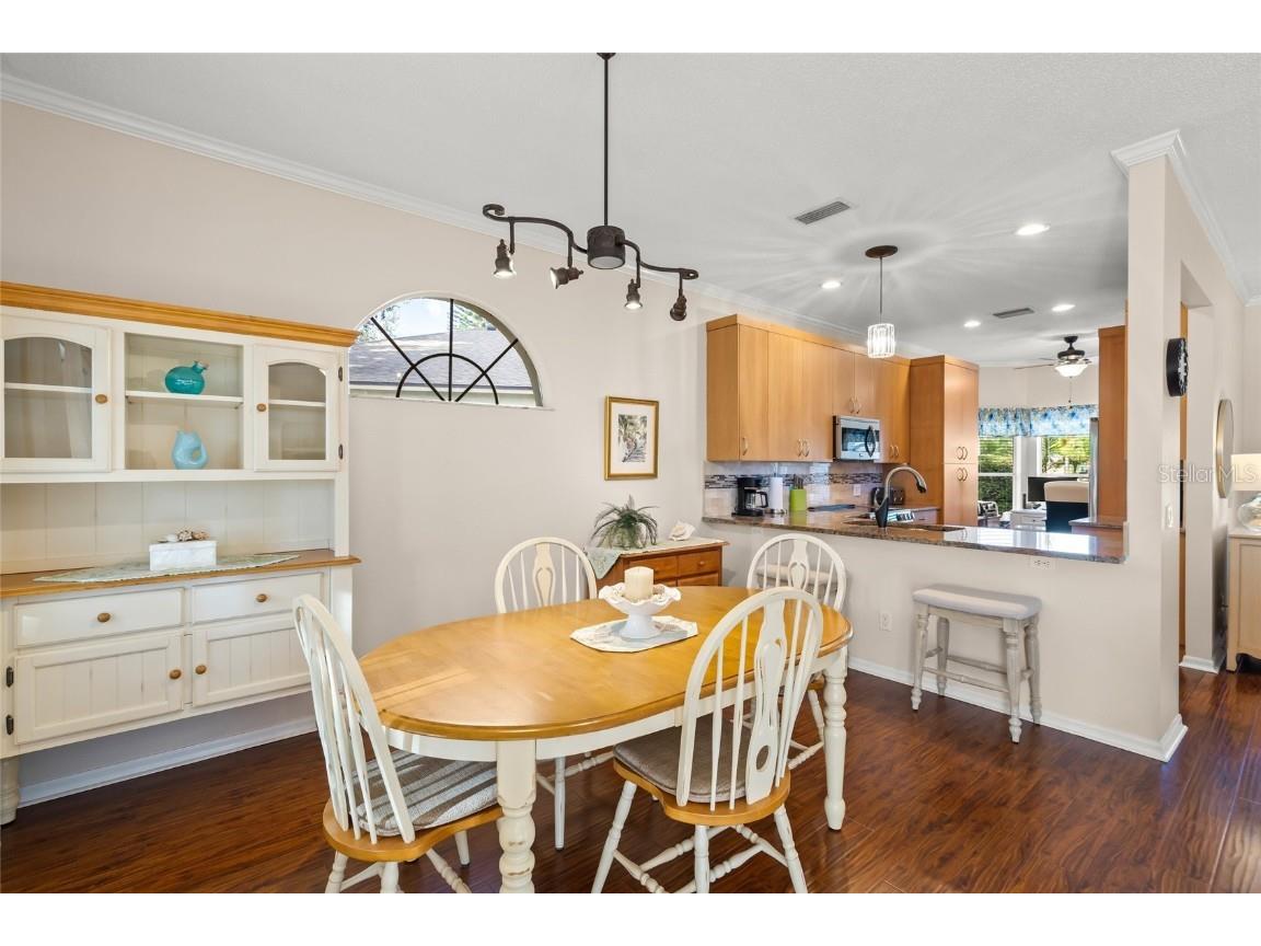 4098 Westbourne Circle Sarasota FL 34238 A4659664 image11