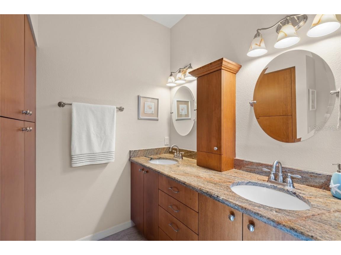 4098 Westbourne Circle Sarasota FL 34238 A4659664 image21