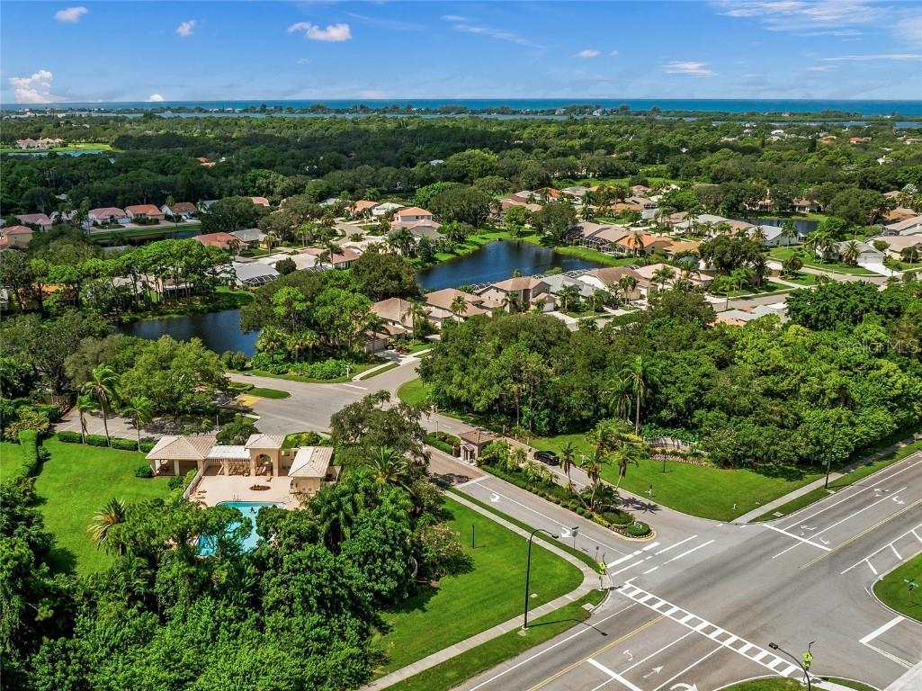 4098 Westbourne Circle Sarasota FL 34238 A4659664 image36