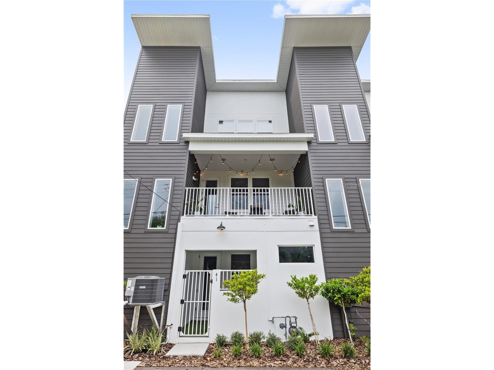 41 29th Street N Saint Petersburg FL 33713 TB8530559 image1