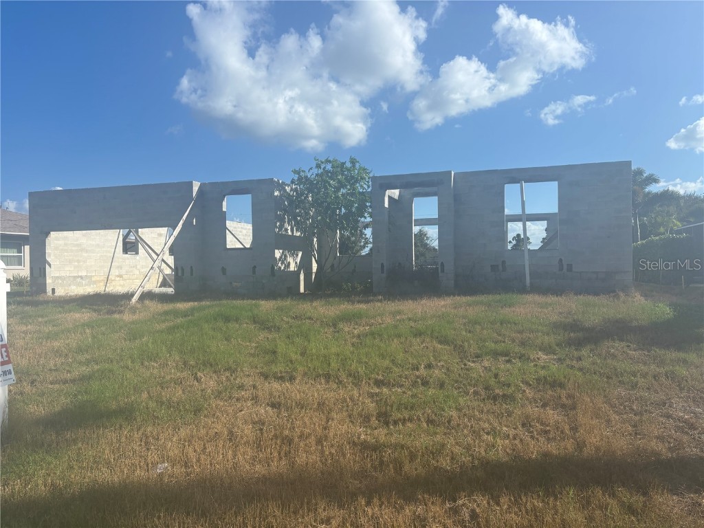 41 Mark Twain Lane Rotonda West FL 33947 TB8443582 image1