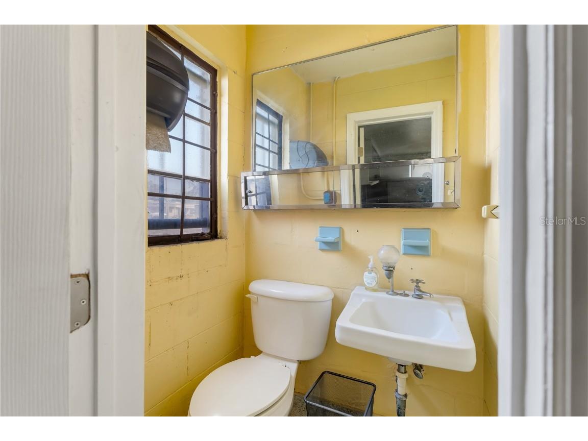 41 N Dollins Avenue Orlando FL 32805 O6286372 image25