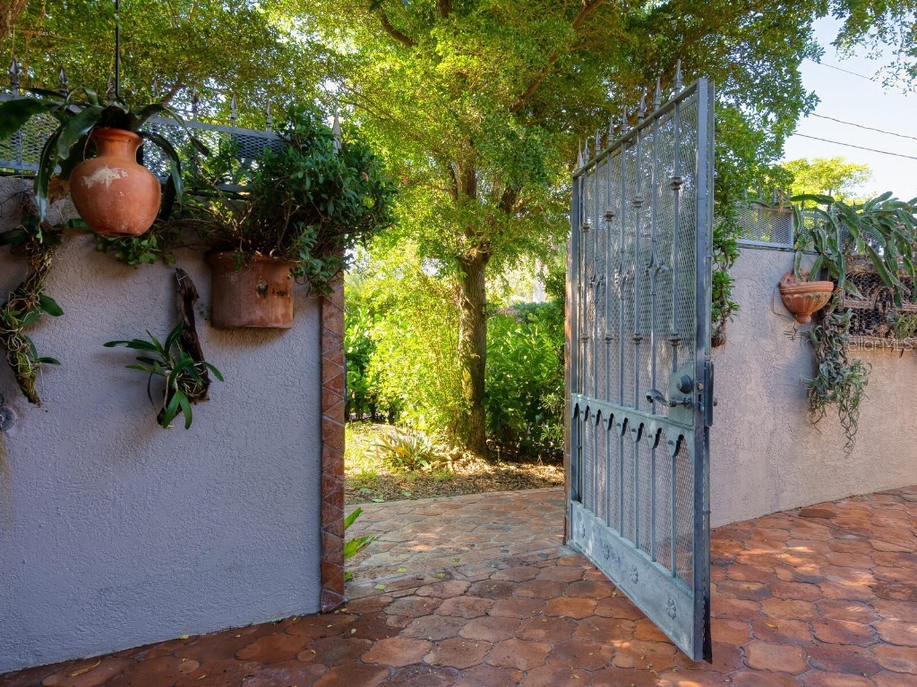 41 S Adams Drive Sarasota FL 34236 A4672116 image3