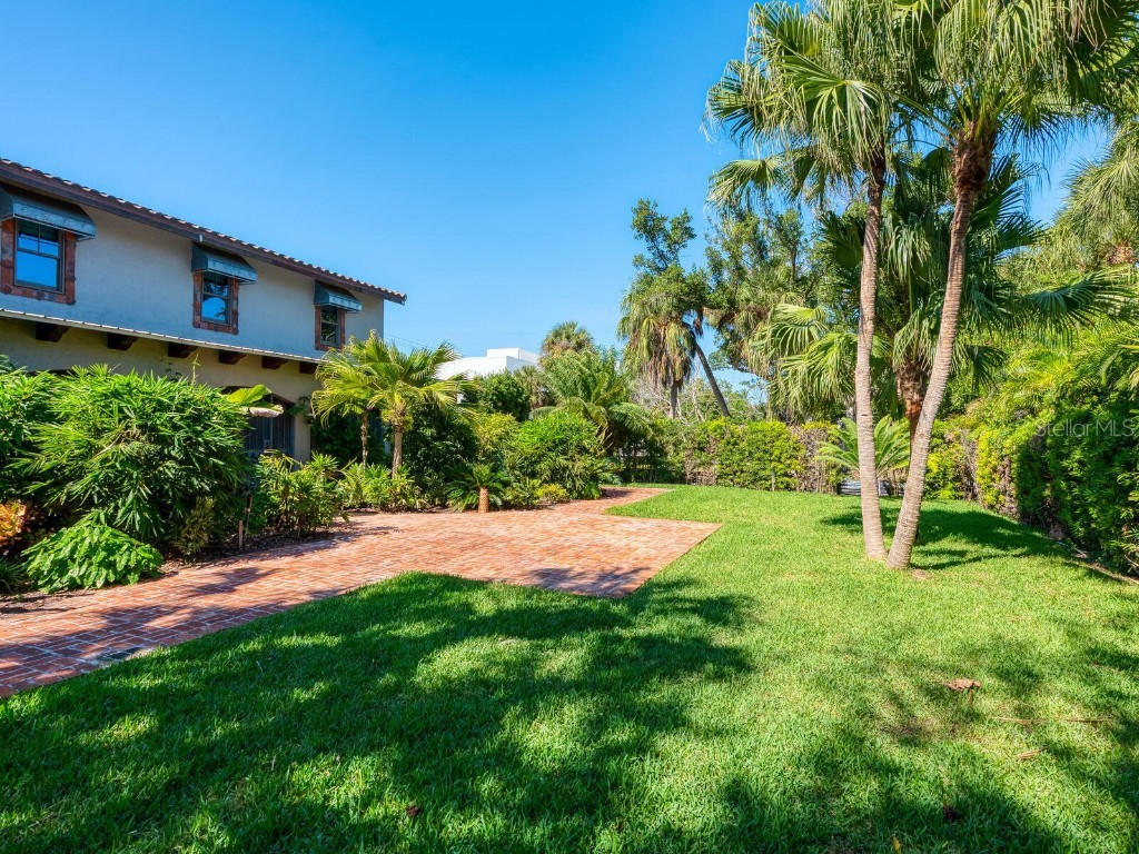 41 S Adams Drive Sarasota FL 34236 A4672116 image38