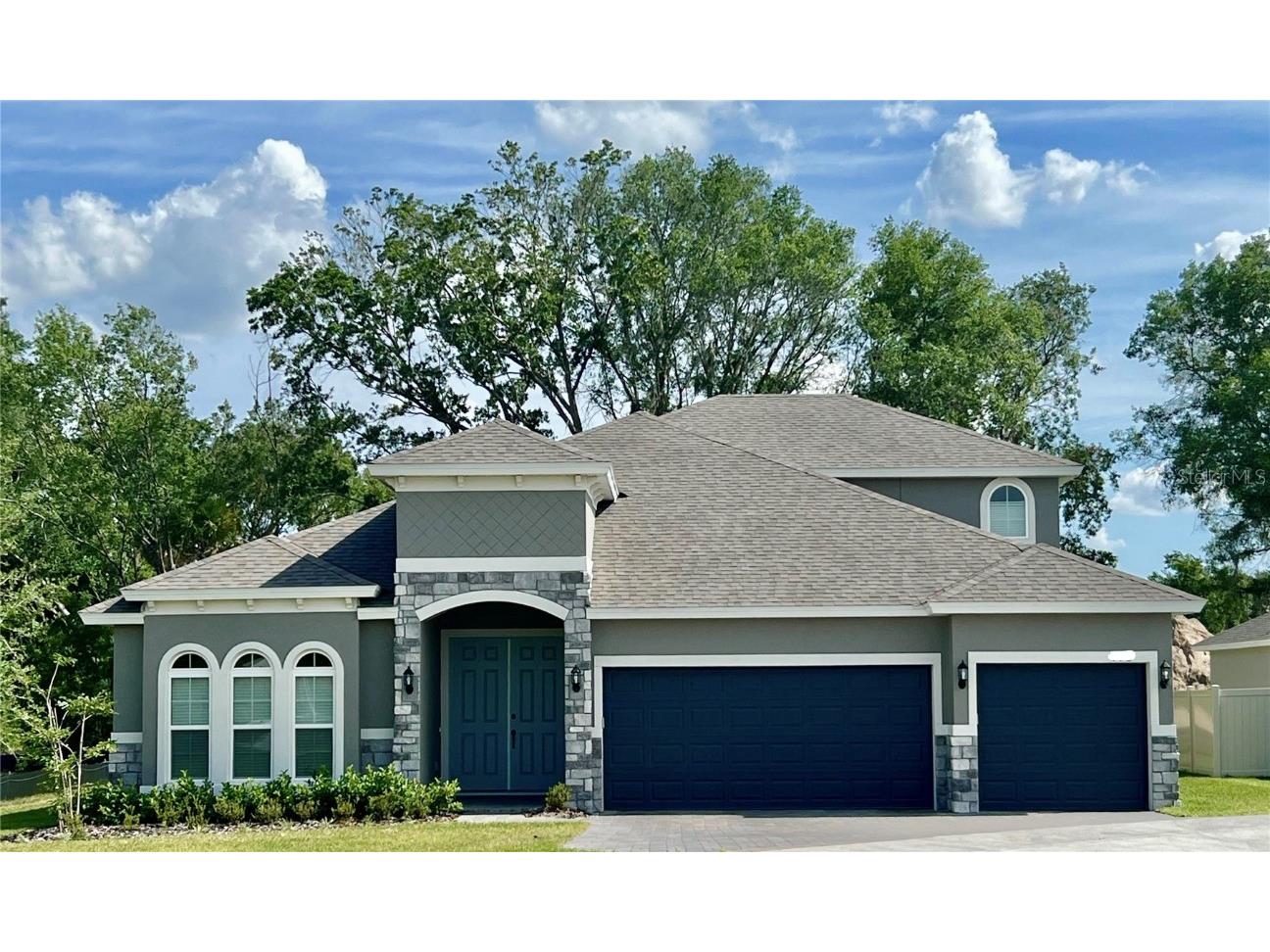 410 Amola Way Howey In The Hills FL 34737 G5055108 image1