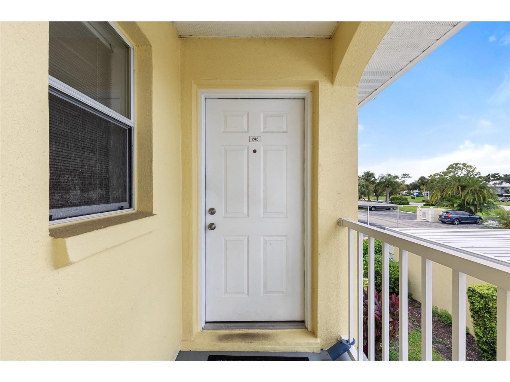 410 Cerromar Circle S #242 Venice FL 34293 N6143355 image1