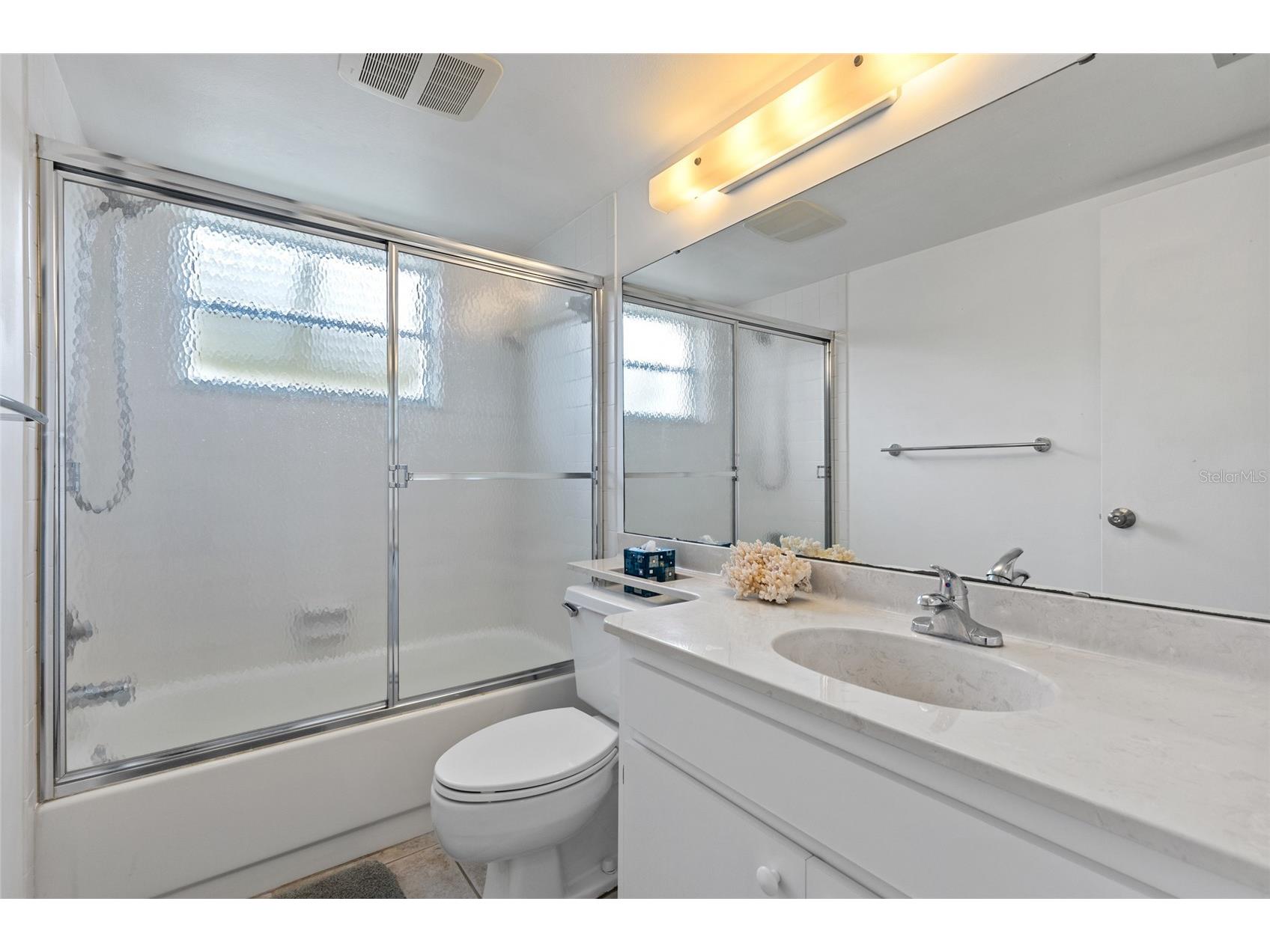 410 Cerromar Circle S #242 Venice FL 34293 N6143355 image27