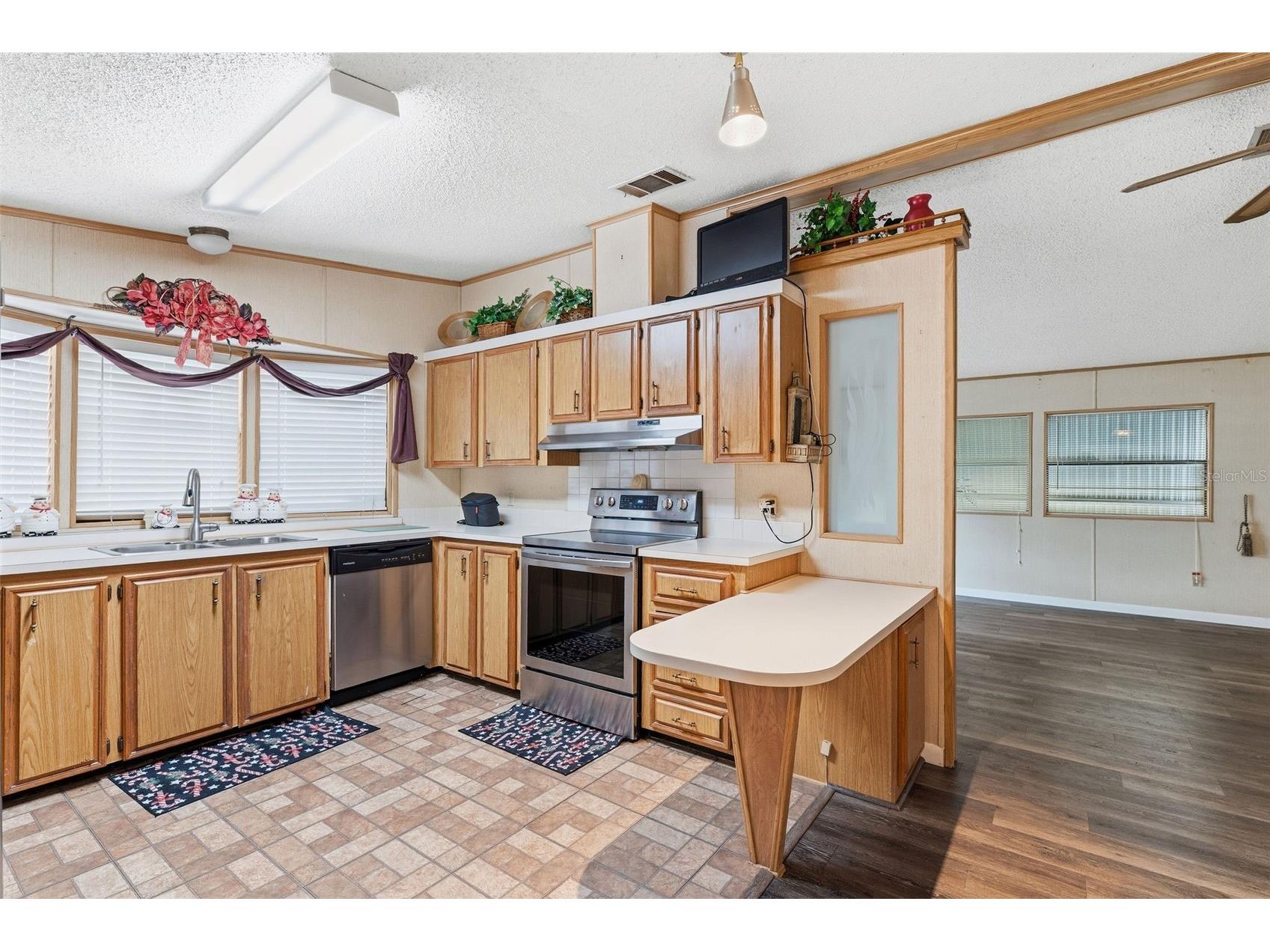 410 Dolphin Drive S Oldsmar FL 34677 TB8515822 image4