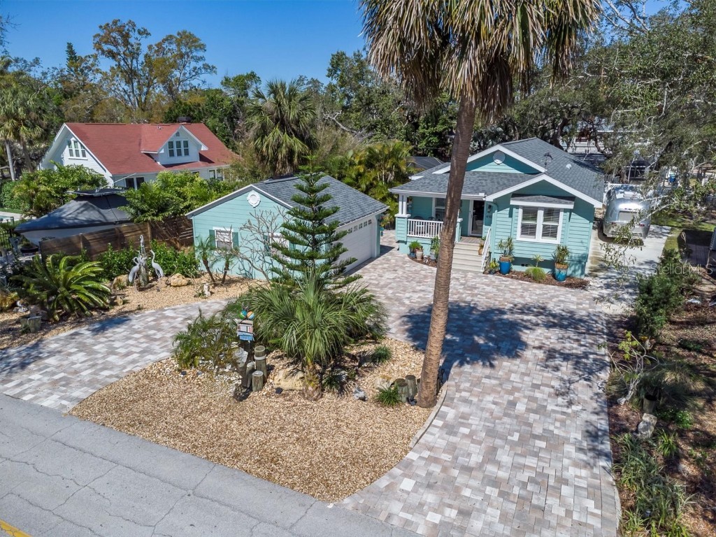 410 Georgia Avenue Crystal Beach FL 34681 TB8355969 image1