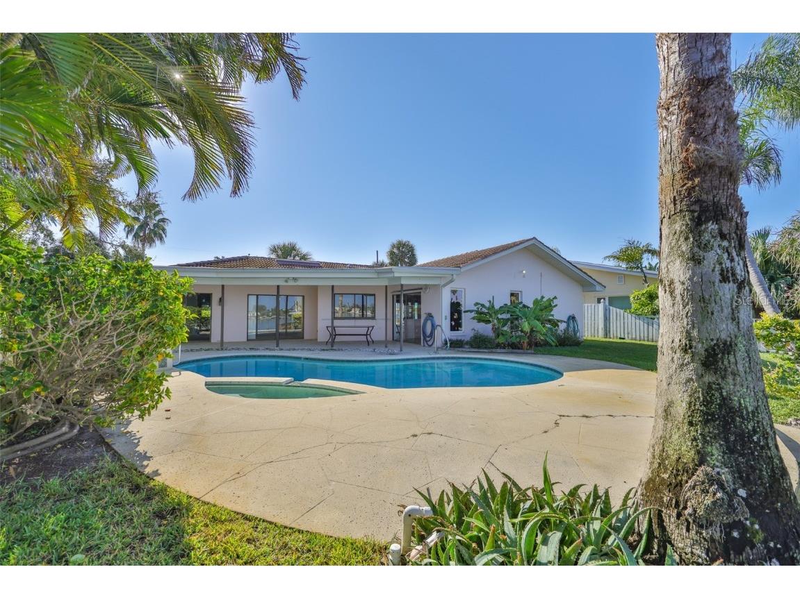 410 Harbor Drive N Indian Rocks Beach FL 33785 - INTRACOASTAL WATERWAY TB8450453 image12